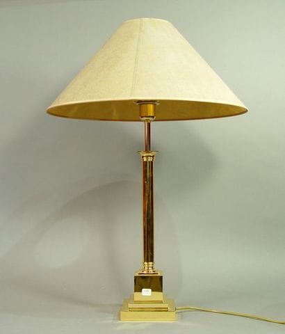 168- LANCEL

Lampe en métal doré

Hauteur...