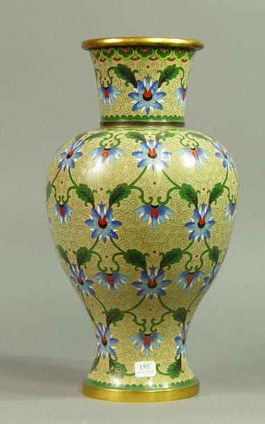195- Vase à décor cloisonné de fleurs

Hauteur...