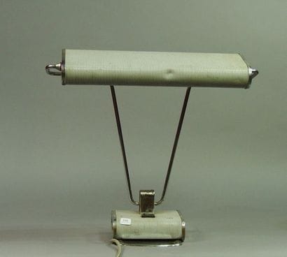 200- Eileen GRAY
Lampe de bureau en métal...