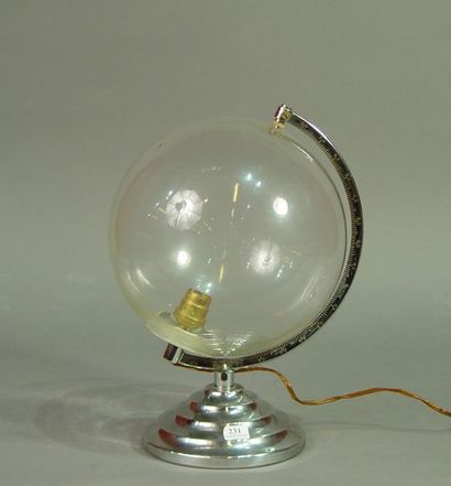 231- Lampe globe en verre et métal chromé

Hauteur...