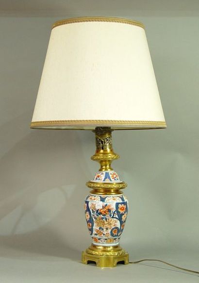 241- Vase en Imari, monture en bronze doré

Hauteur...