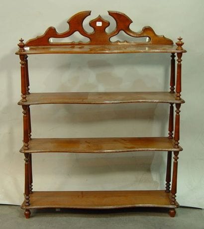 306- Etagère d'applique à quatre plateaux...