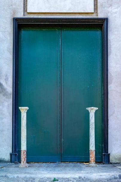 Élément de décoration

Deux colonnes en bois...