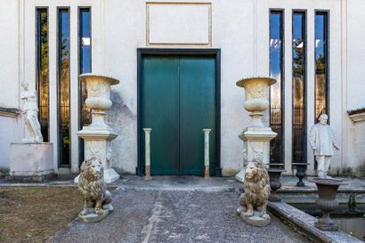 Éléments de décoration d’extérieur

Paire...
