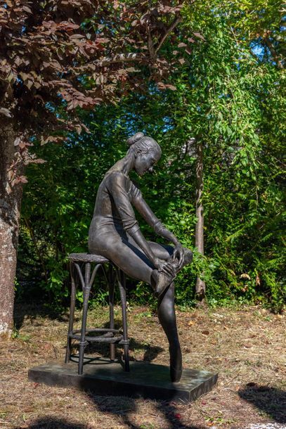 Enzo PLAZZOTTA (1921-1981)
Danseuse assise

Bronze...