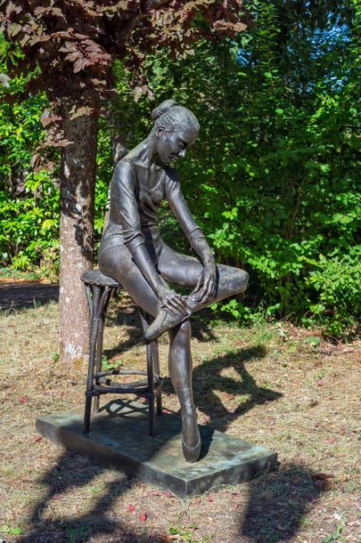 Enzo PLAZZOTTA (1921-1981)
Danseuse assise

Bronze...