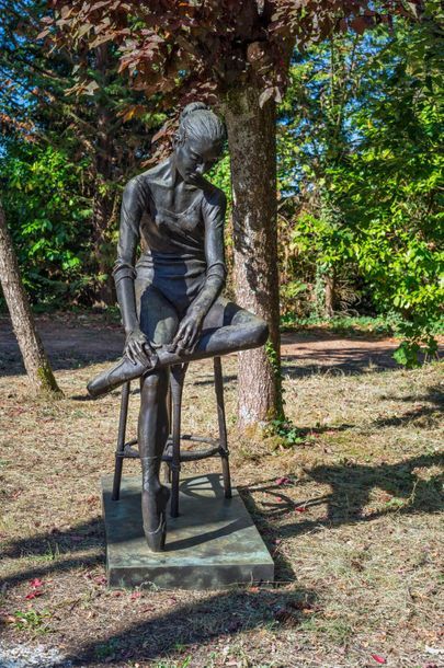 Enzo PLAZZOTTA (1921-1981)
Danseuse assise

Bronze...