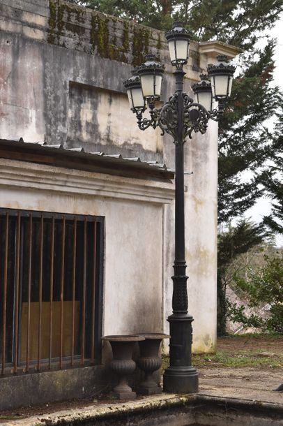 Élément de décoration d’extérieur

Lampadaire...