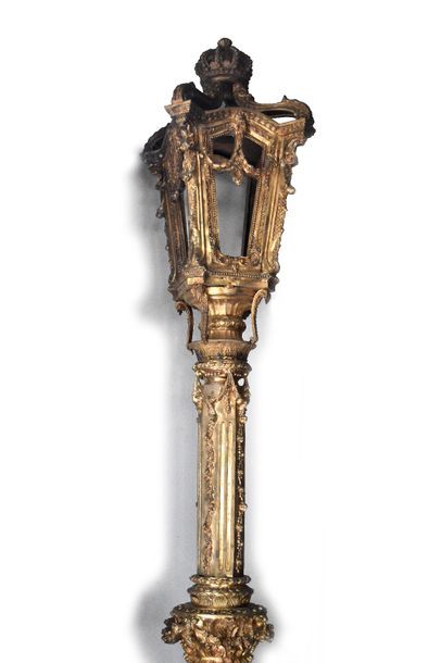 Élément de décoration d’extérieur ou d’intérieur

Lampadaire...