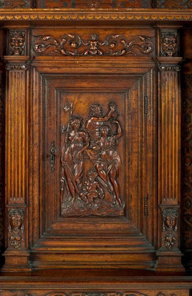 Amateur cabinet in moulded walnut, carved,...