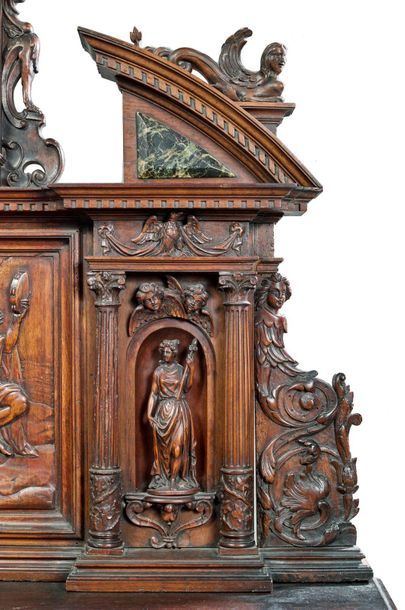 Amateur cabinet in moulded walnut, carved,...