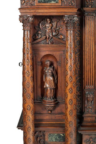 Amateur cabinet in moulded walnut, carved,...