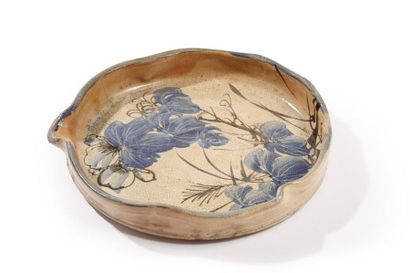 Bowl with spout in beige cracked and blue...