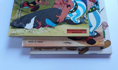 Astérix 
ensemble de 3 albums : Le combat...