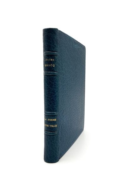Julien GRACQ / Louis POIRIER
The shape of...