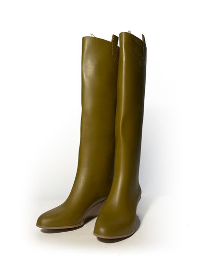 Kartell. Green rubber boots T39 (wear, s...