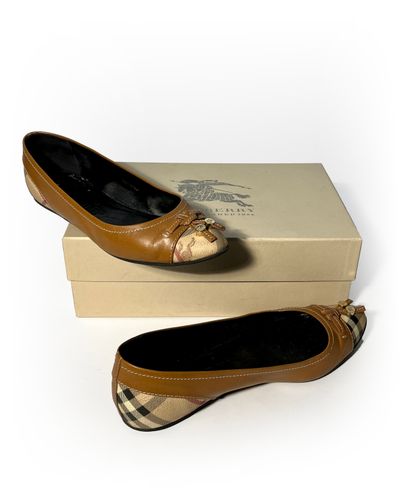 Burberry. Brown leather ballerinas T38.5...