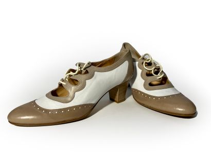 Renouard. Beige and white leather heels shoes...