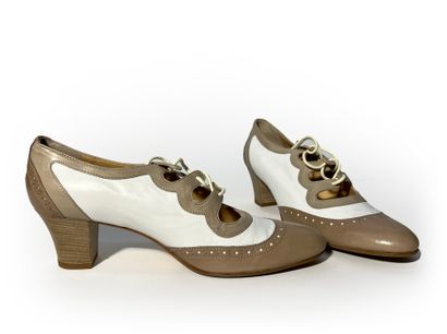 Renouard. Beige and white leather heels shoes...