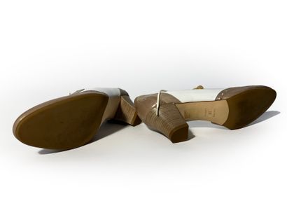 Renouard. Beige and white leather heels shoes...