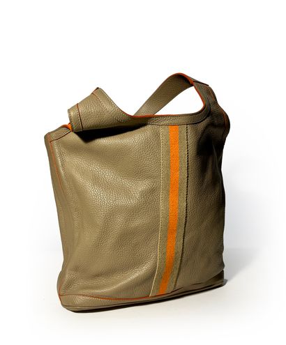 Renouard. Beige and orange leather bag