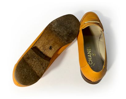 Chanel. Orange leather loafers T38.5 (we...