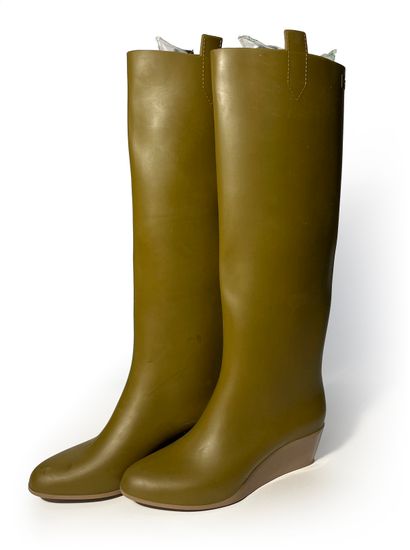 Kartell. Green rubber boots T39 (wear, s...