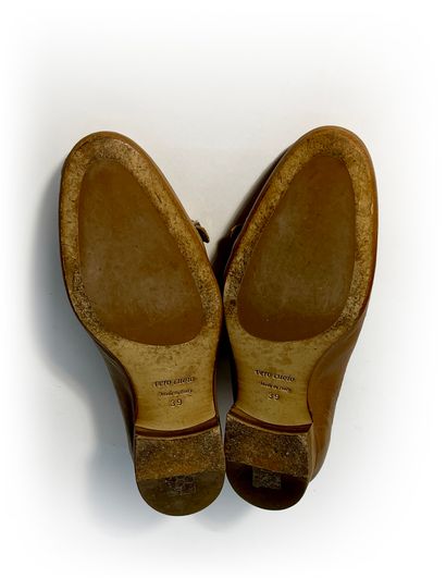Renouard. Derbies in beige leather S39 (wear,...