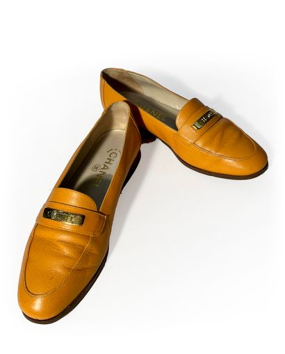 Chanel. Orange leather loafers T38.5 (we...