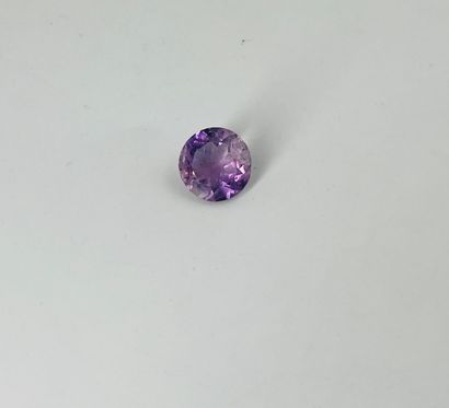 圆形紫水晶，重达4.46克拉。附有IDT证书