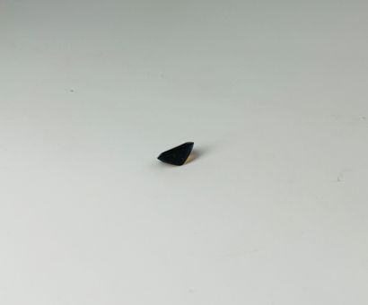 重达2.30克拉的棕橙色碧玺，可能来自马达加斯加。具有GFCO证书（瑞士实验室）N°AD14185P...