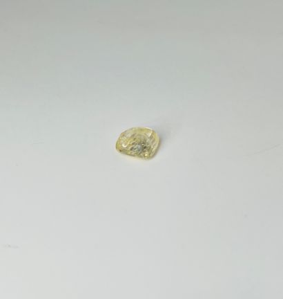枕形黄色蓝宝石，重达4.21克拉。(附有AIG证书，注明斯里兰卡（锡兰）/未加热...