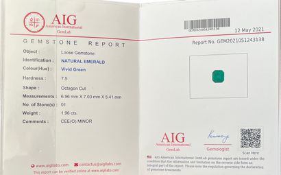方形切割的祖母绿，重1.96克拉（碎片），附有AIG证书，说明 