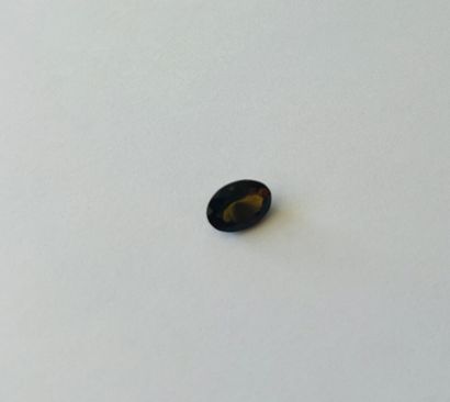 重达2.30克拉的棕橙色碧玺，可能来自马达加斯加。具有GFCO证书（瑞士实验室）N°AD14185P...