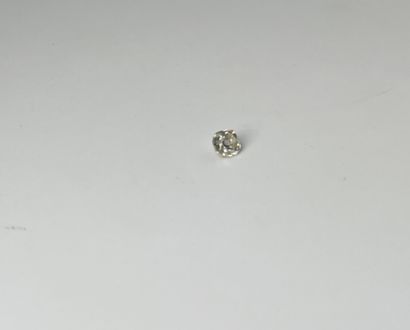 纸上古董钻石，重约0.40克拉。