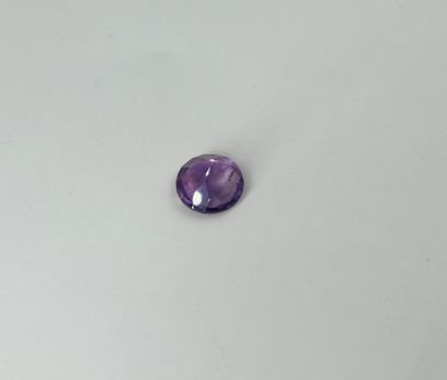 圆形紫水晶，重达4.46克拉。附有IDT证书