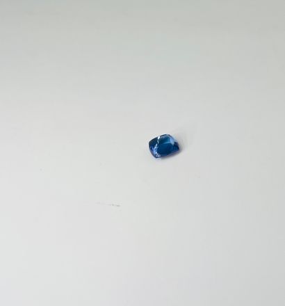 坦桑石 刻面枕形切割 2,57克拉 附有AIG证书，证明宝石的性质
