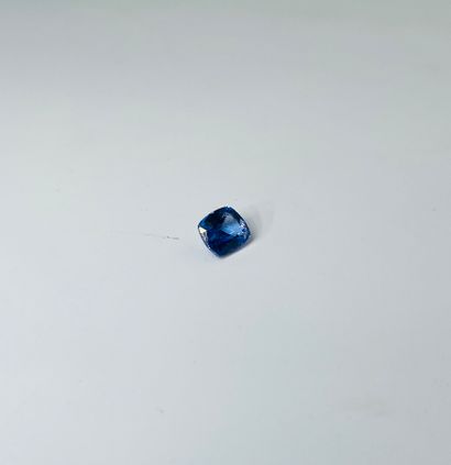 坦桑石 刻面枕形切割 2,57克拉 附有AIG证书，证明宝石的性质