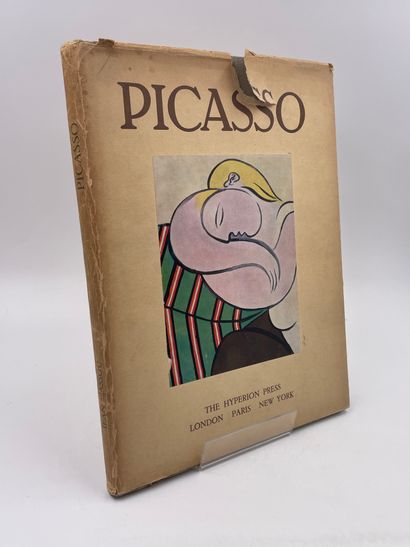 2 Volumes : 
- 