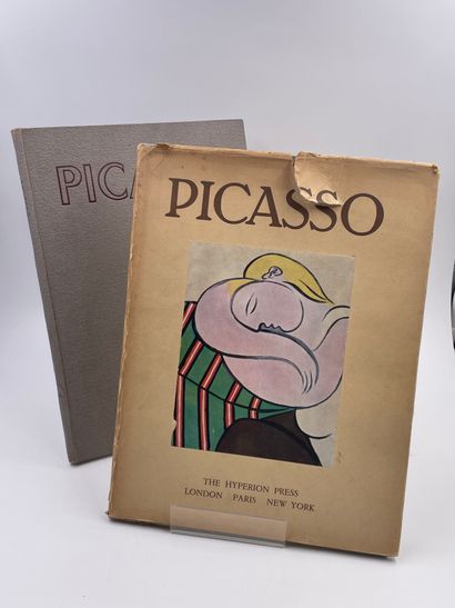 2 Volumes : 
- 
