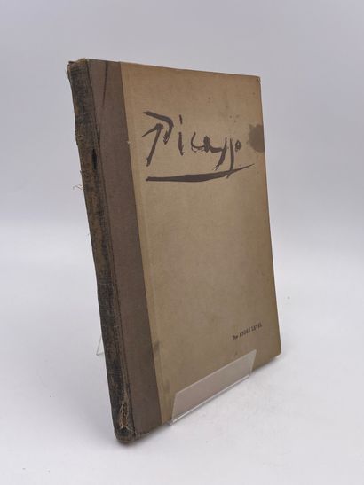 3 Volumes : 
- 