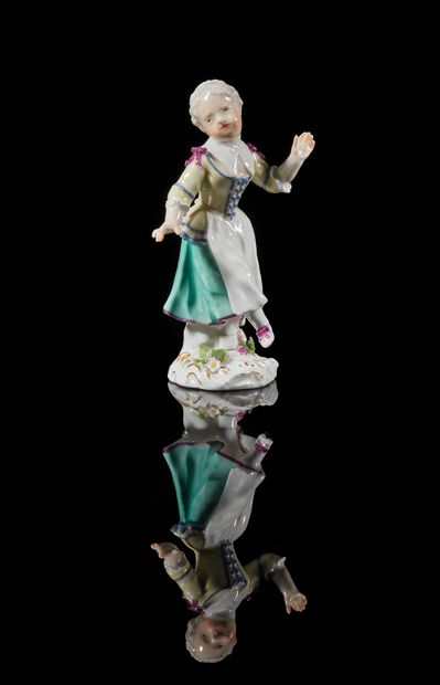 MEISSEN
Porcelain statuette of a young girl...