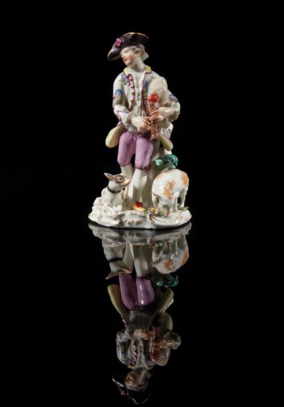 MEISSEN
Statuette depicting a bagpipe-playing...