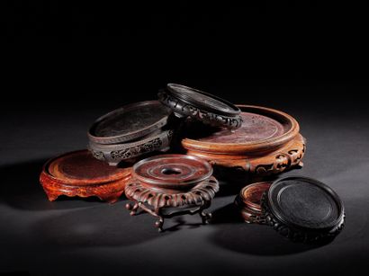 CHINE
Ensemble de socles en bois