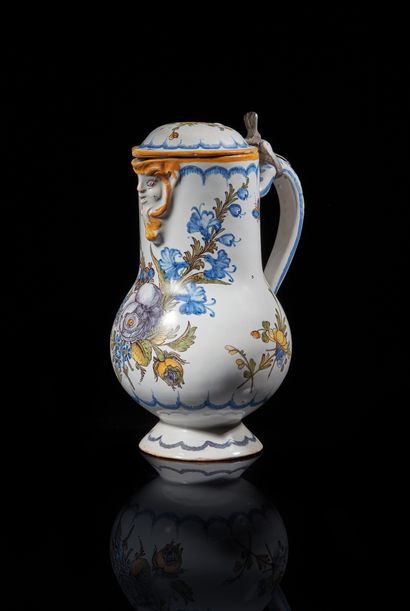 NEVERS
Earthenware baluster-shaped covered...