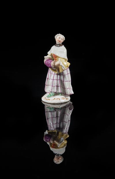 MEISSEN
Small statuette depicting an elegant...