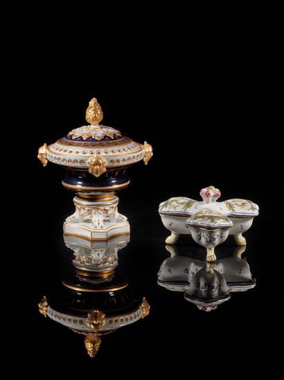 PARIS, Samson
Porcelain perfume burner resting...