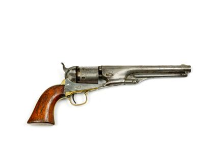 * 柯尔特海军 1861 型手枪。
开式枪架，六发子弹，口径 36
圆形膛线枪管，标有...