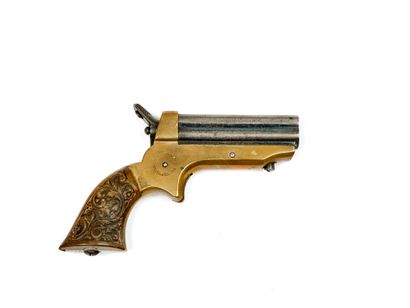 * Derringer SHARPS 手枪。
配有四个青铜枪管和安装在转盘上的击锤。
青铜框架上标有...