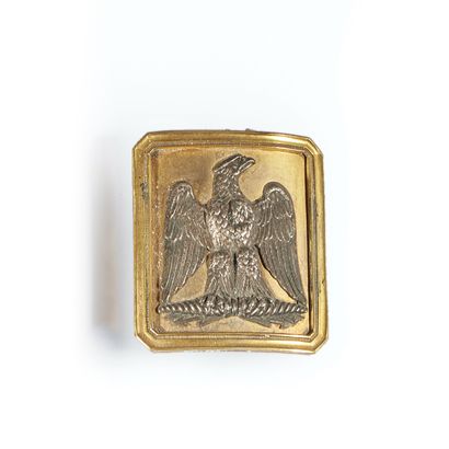 1852 年款国民警卫队军官腰牌。
镀金黄铜和银鹰。
6.5/5.5 厘米。